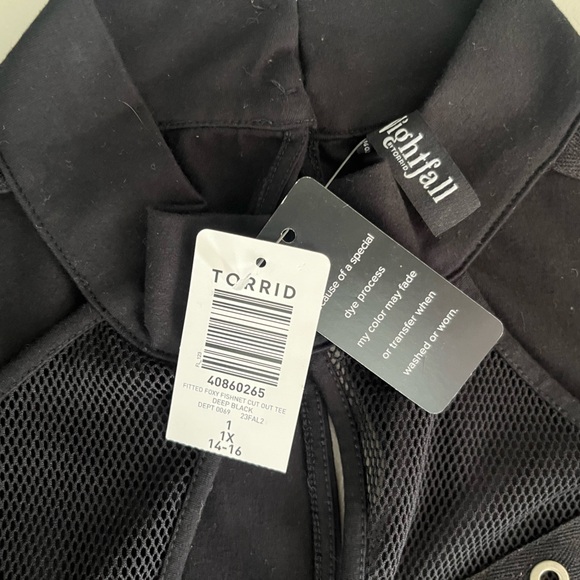 NWT Nightfall by Torrid Fitted Foxy Fishnet Cut Out Tee Deep Black - Picture 6 of 6